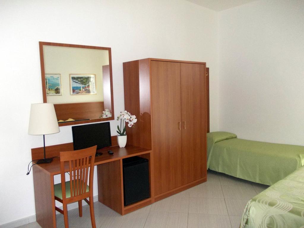 Hotel Solaria Rodi Garganico Kamer foto